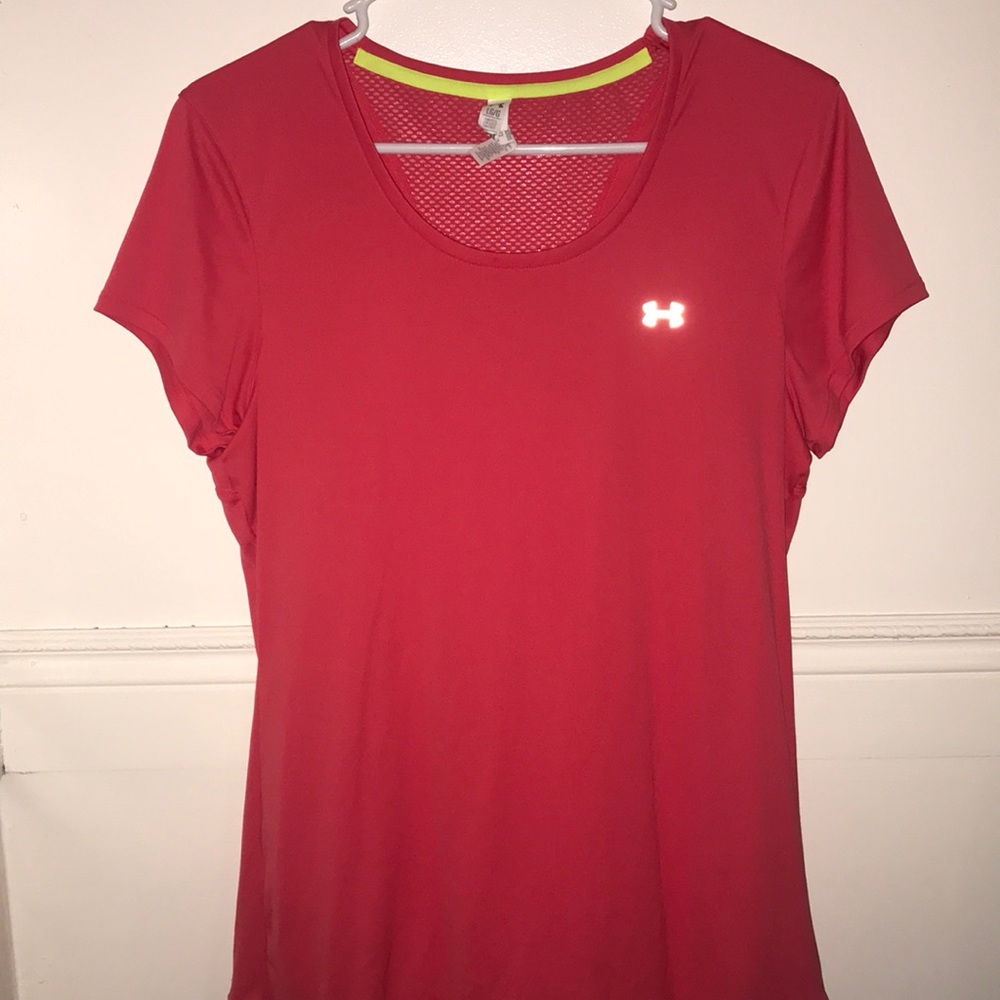 Under Armour top